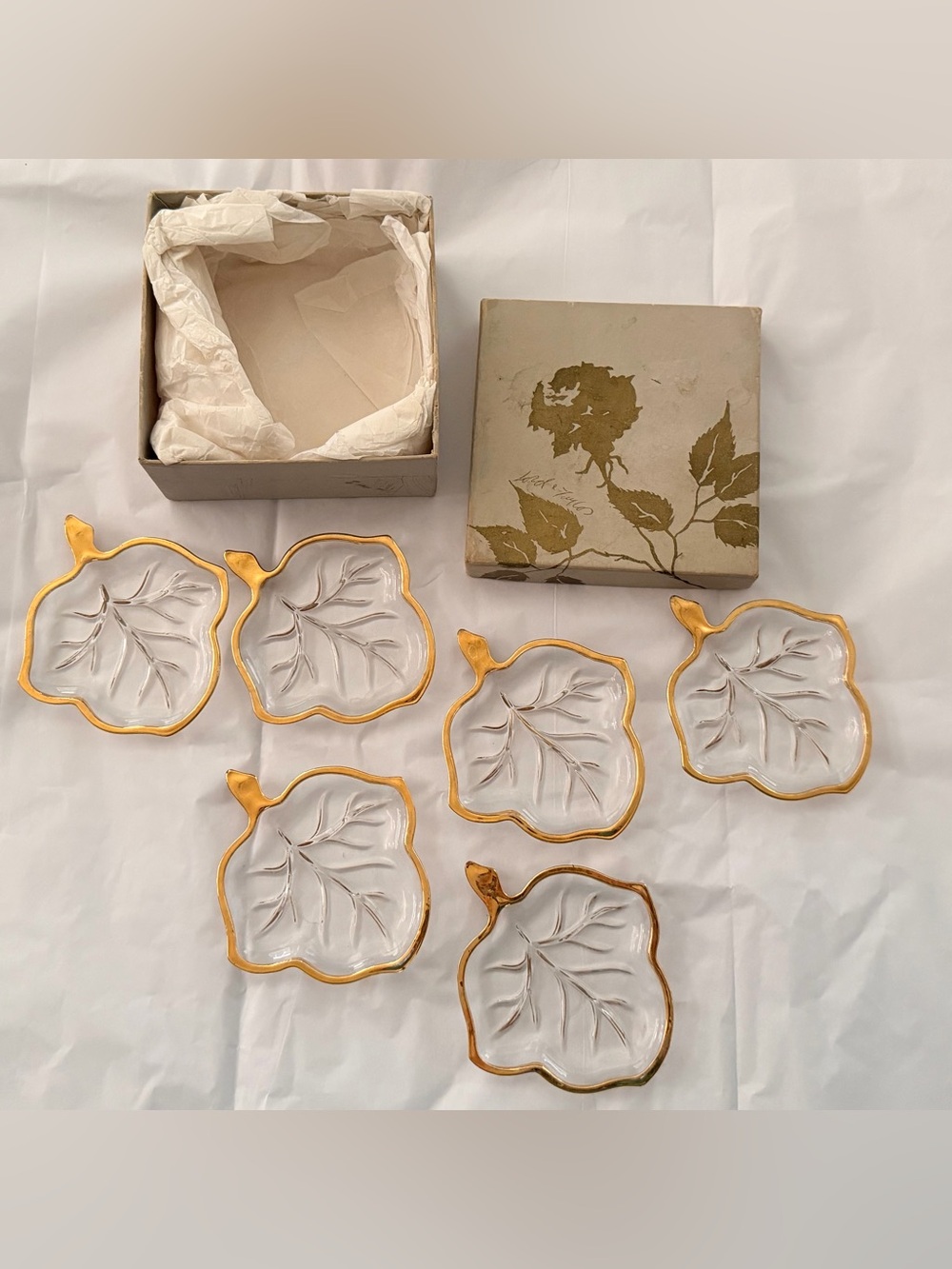 Hazel Atlas Pressed Glass Leaf Trinket Dishes, Vtg Gold Trim In Original L&T Box - Picture 2 of 8